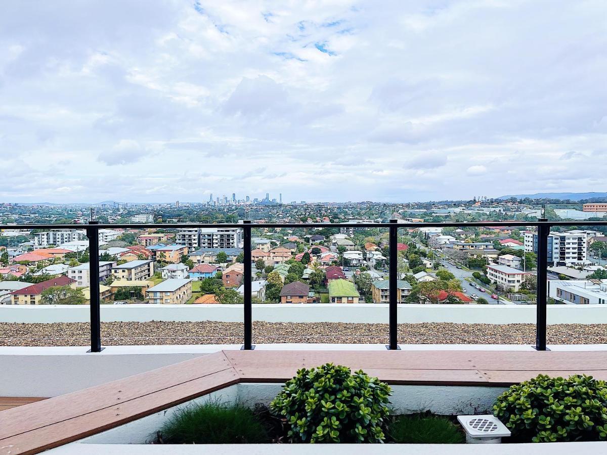 New Close To Westfield And Hospital * Brisbane